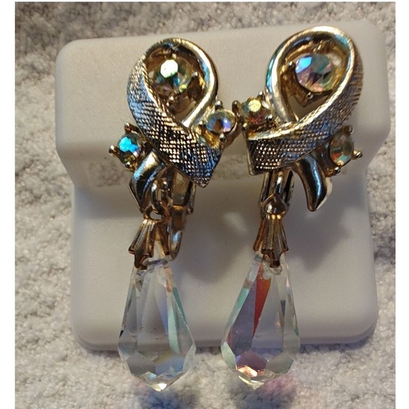 The Unbranded Brand Jewelry - Clip On Earrings Rhinestone Teardrop Dangle Vintage MCM